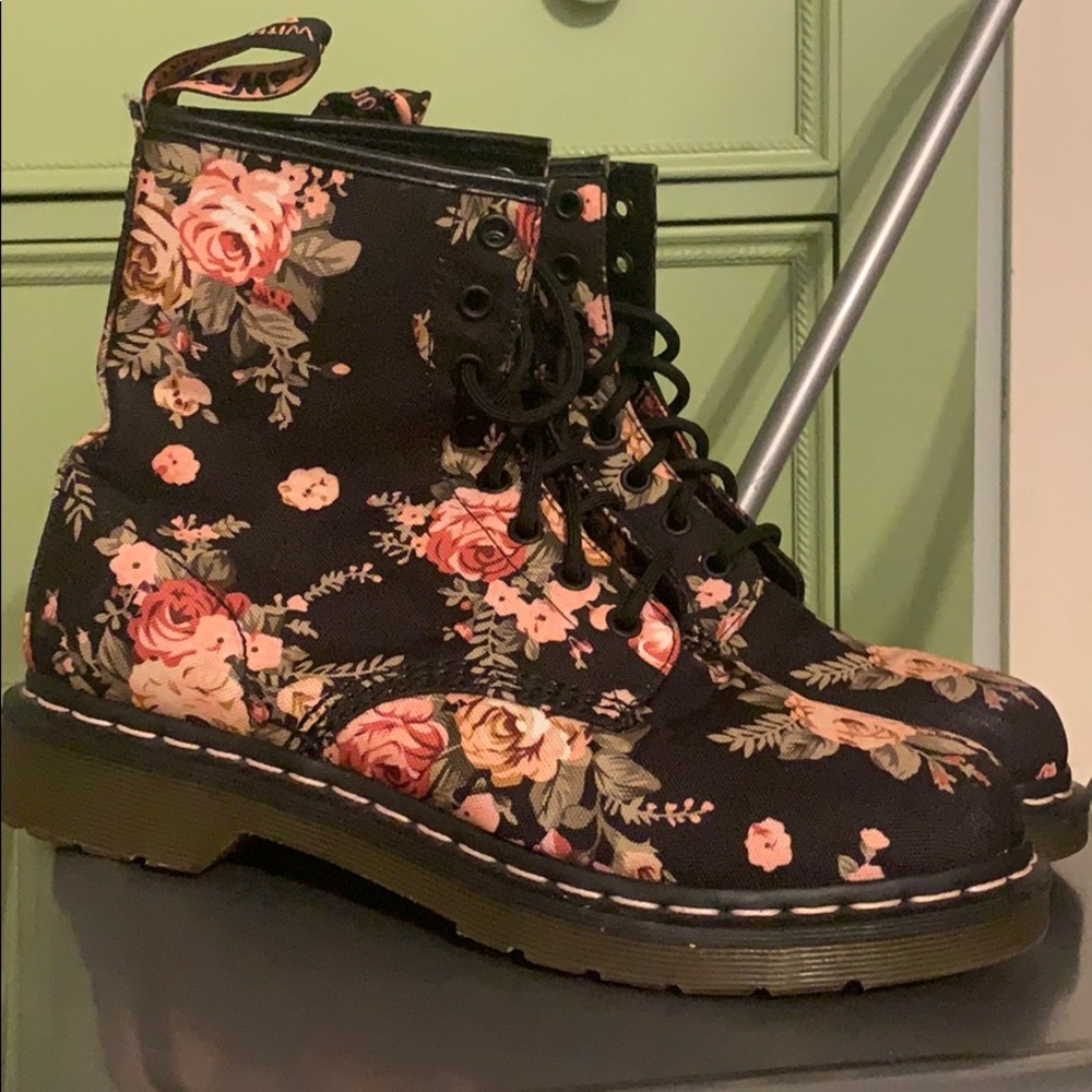 Floral Doc Martens (size 9) only worn 2 times!